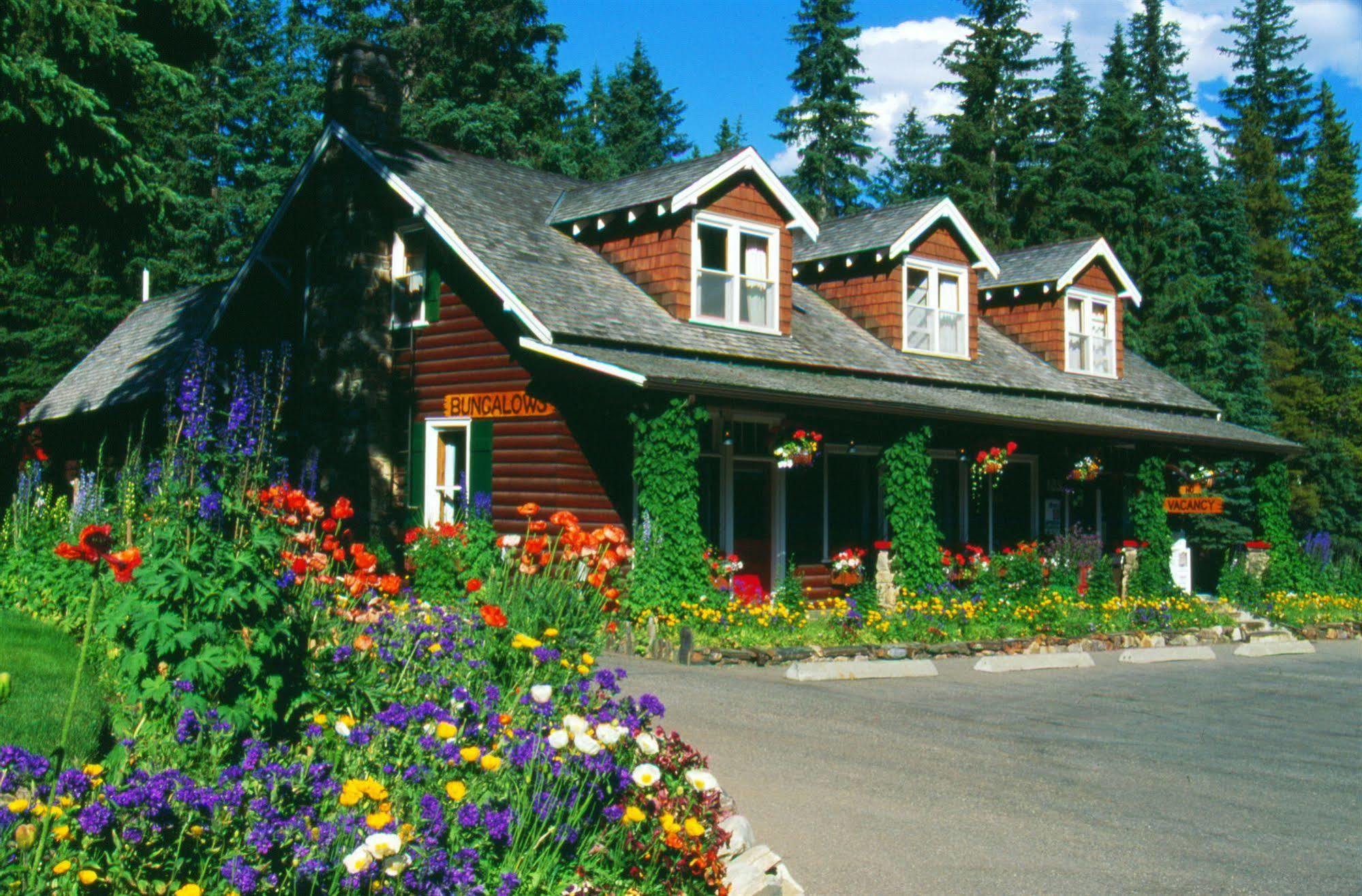 Paradise Lodge&Bungalows Lake Louise Bagian luar foto